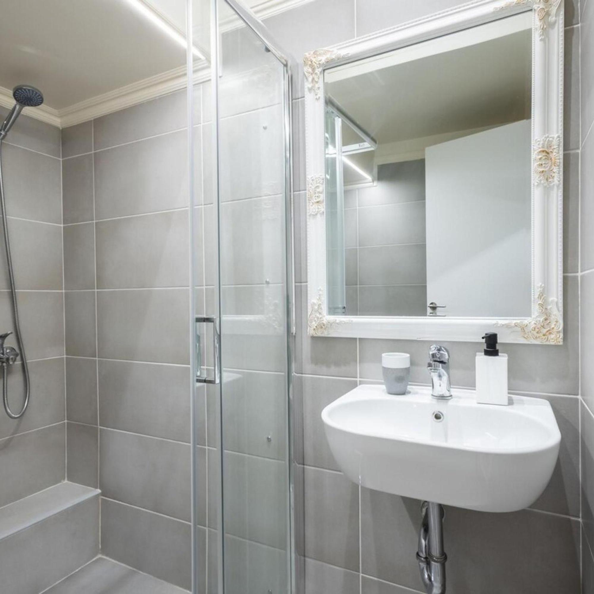 Friday Venus Luxury Apartment